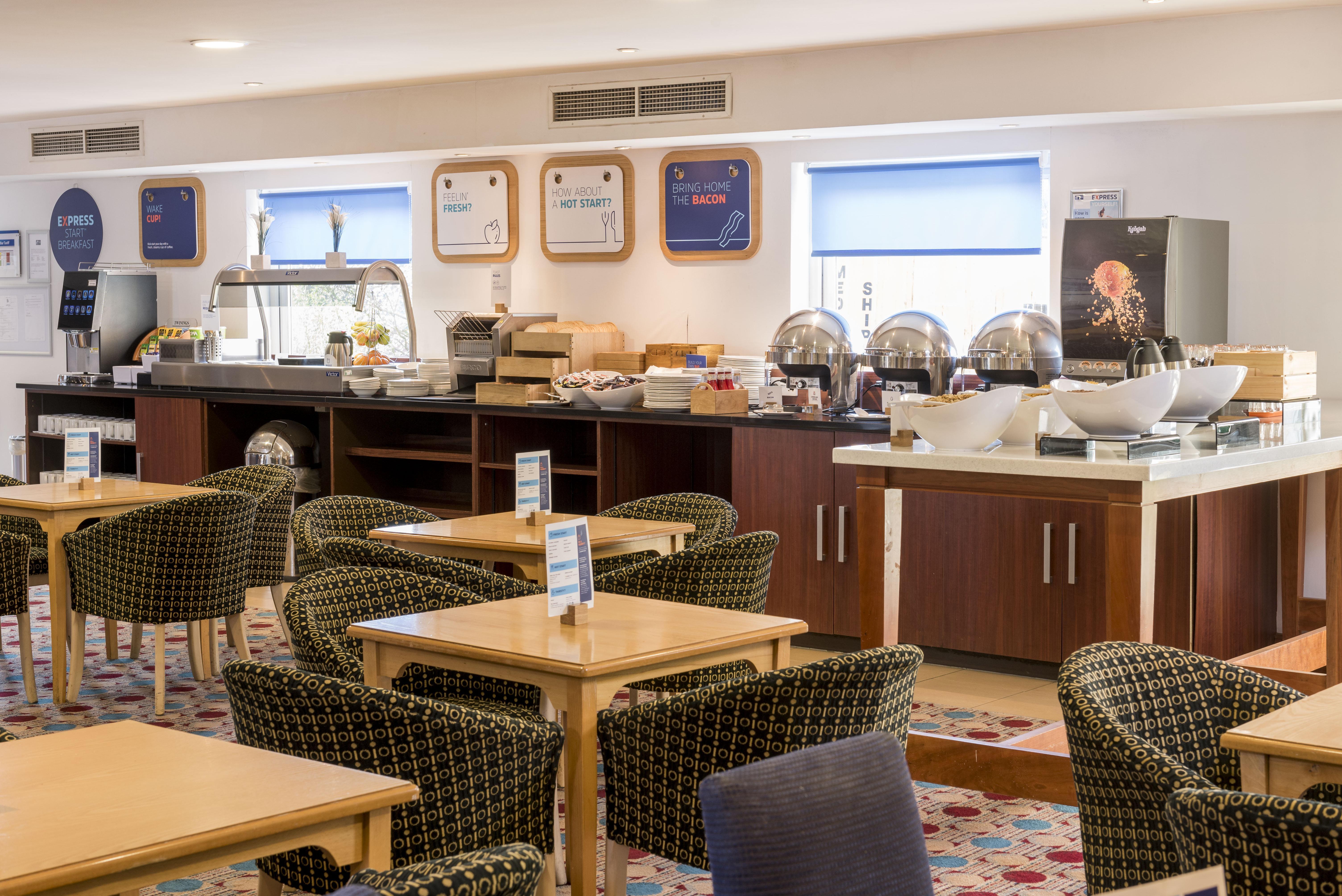 Holiday Inn Express Birmingham Star City By Ihg Exterior foto
