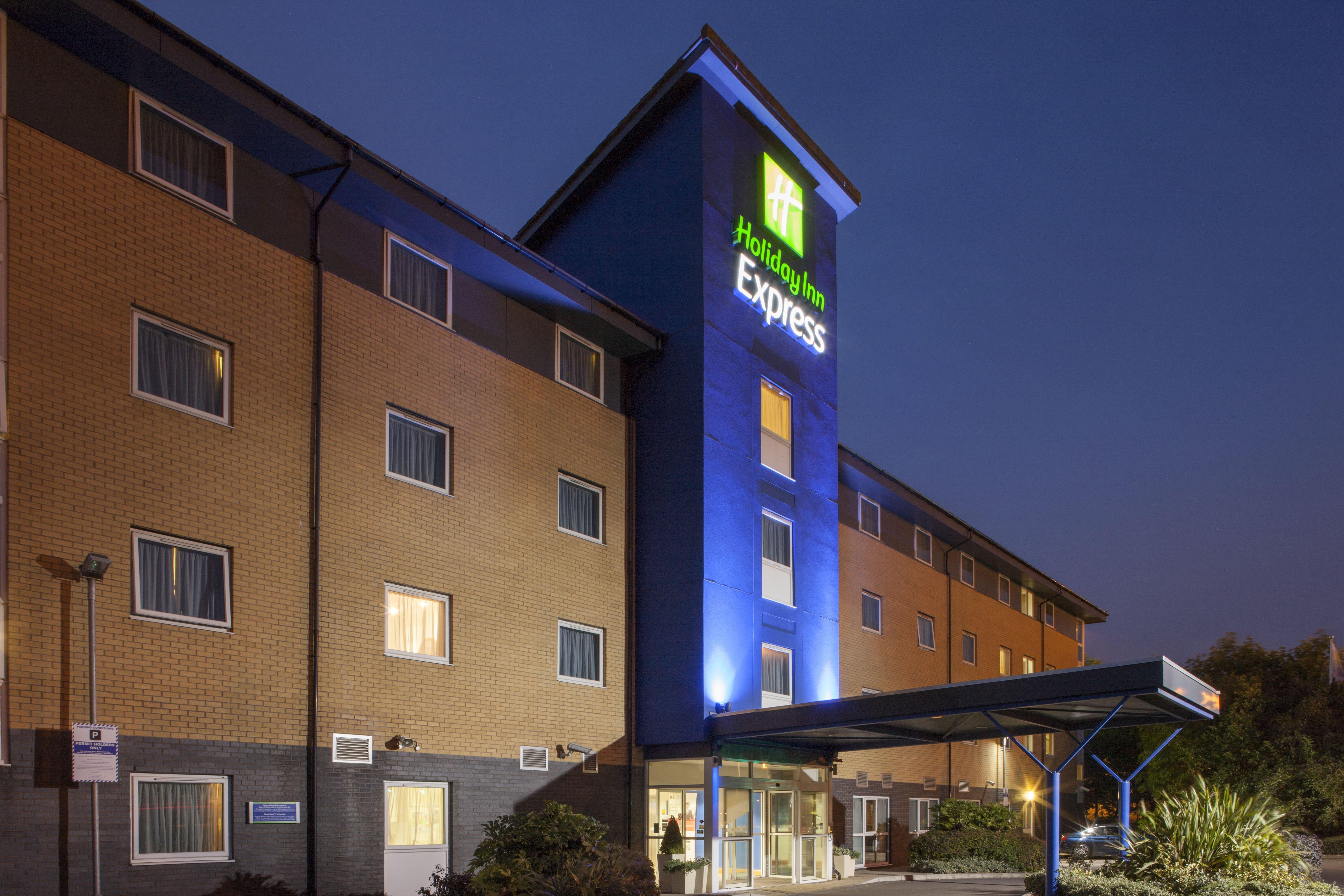 Holiday Inn Express Birmingham Star City By Ihg Exterior foto